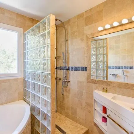 Bormes-les-mimosas Sleeps 14 Pool Air Con 빌라 봄레미모사