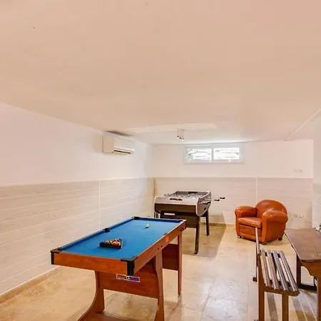 Bormes-les-mimosas Sleeps 14 Pool Air Con 빌라 *